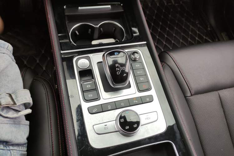 Used BYD Tang New Energy 2019 DM 2.0T All-Wheel Drive Smart Connectivity Enjoyment Model 7 Seats China VI Standard