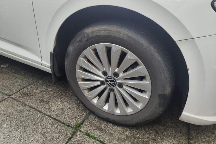 Used Volkswagen Lavida 2019 280TSI DSG Comfort Edition China VI standard Right Front Wheel Hub