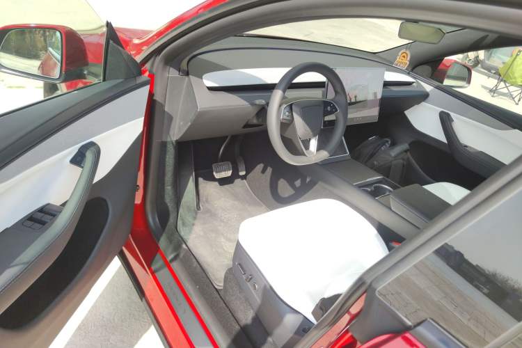 Used Tesla Model Y 2026 Facelifted Long-Range Rear-Drive Model