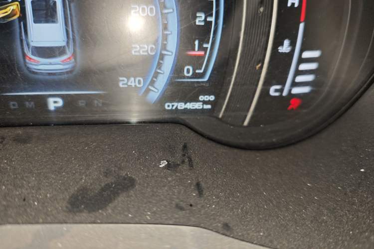 Used Geely Auto Emgrand X7 Sport 2016 1.8TD Automatic Smart Model Odometer Close Up