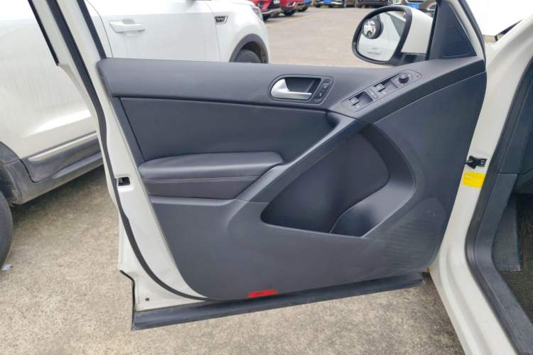 Used Volkswagen Tiguan L 2015 1.8TSI Manual Two-Wheel Drive Fashion Edition