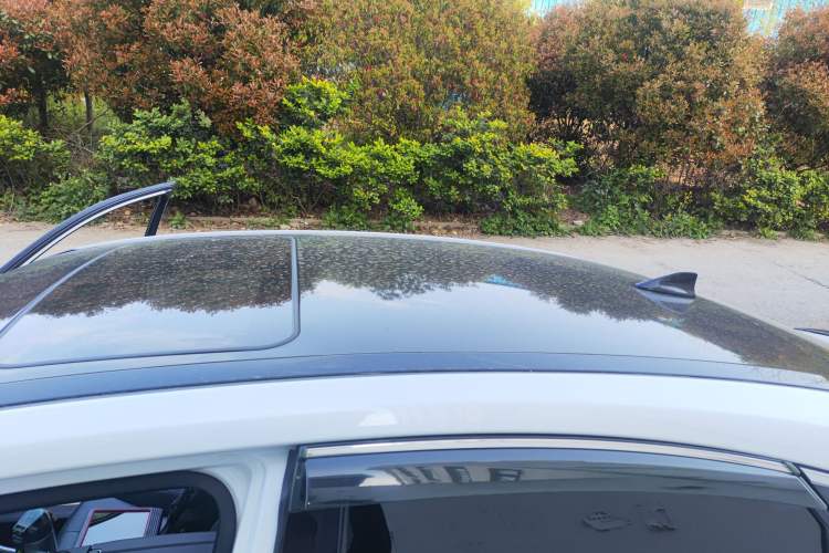 Used Toyota Avalon 2022 Dual-Engine 2.5L Luxury Edition Roof