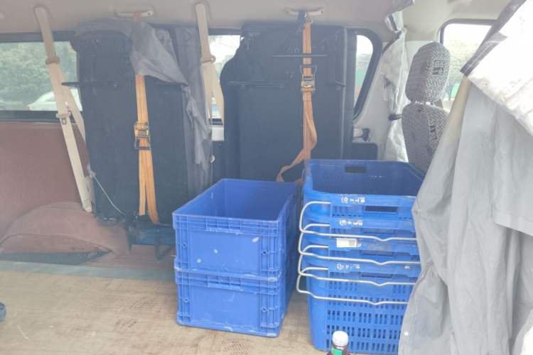 Used CHANGAN KAICHENG Ruixing EM80 2024 Comfort-Style 6-Seater 41.86 kWh Left Rear Seat