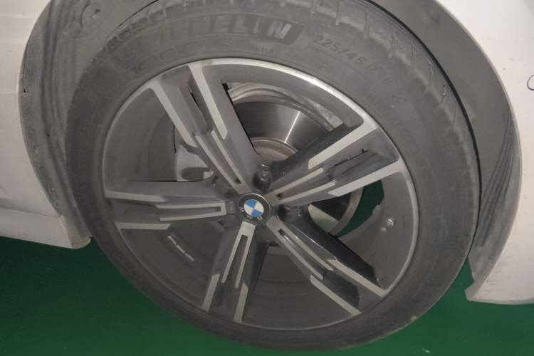 Used BMW 3 Series 2022 Updated 325i M Sport Package Right Front Wheel Hub