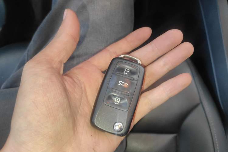 Used Volkswagen Sagitar 2017 1.6L Automatic Comfort Model Vehicle Key