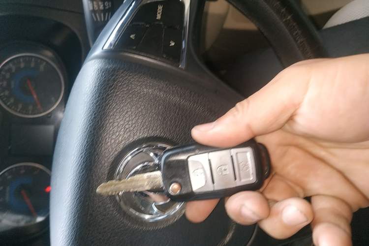 Used Dongfeng Fengon 360 2015 1.5L Manual Comfort II 7-Seater
