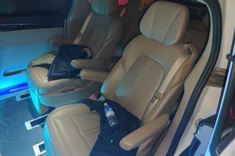 Used Buick GL8 2017 ES 28T Flagship Model China V Standard Left Rear Seat