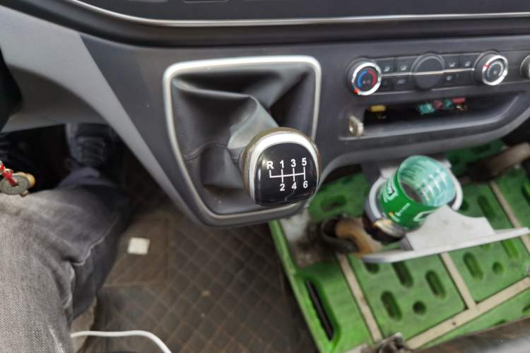 Used SAIC MAXUS Xintu V80 2021 2.0T Manual Classic Aoyuntong 127 PS Mid-axle Mid-roof 6/7/8/9-Seater
