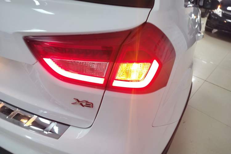 Used Geely Auto Vision X3 2017 1.5L Automatic Luxury Model Right Rear Taillight