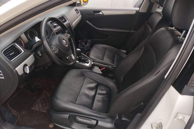 Used Volkswagen Sagitar 2014 Revised Version 1.4TSI Automatic Luxury Edition Left Front Seat