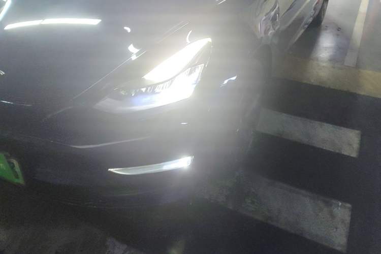 Used Tesla Model 3 2019 Long-Range Rear-Wheel-Drive Version
