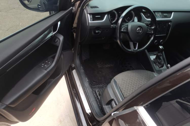 Used Skoda Octavia 2018 Station Wagon TSI230 DSG Luxury Edition
