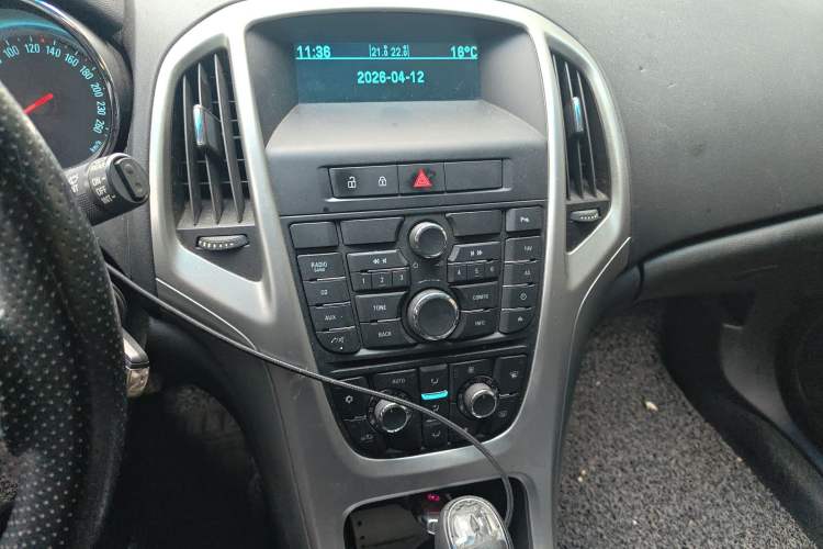 Used Buick GT 2014 XT 1.6L Automatic Fashion Edition Audio And AC Panel