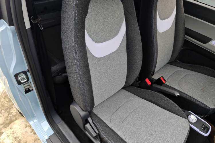 Used Chery New Energy QQ Ice Cream 2022 170km Sundae Phosphate Lithium-Ion