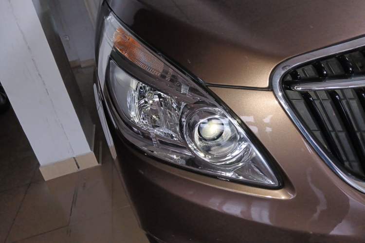 Used Buick GL8 2018 28T Luxury Model China VI Standard Right Front Headlight