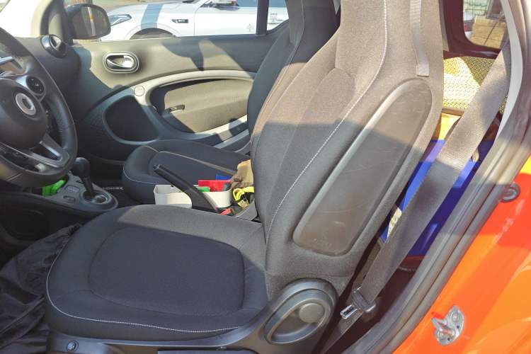 Used smart fortwo 2018 1.0L 52kW Hardtop Passion Edition China V Standard
