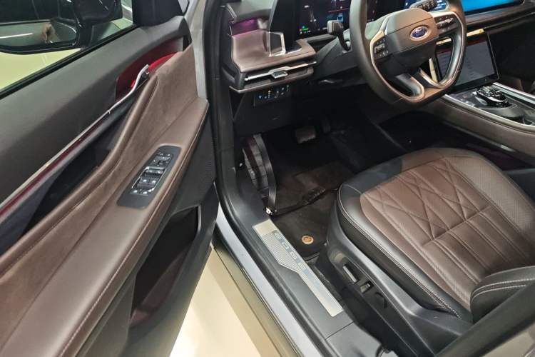 Used Ford Edge 2025 Ford Explorer L 2.0T EcoBoost E-Hybrid Four-Wheel-Drive 7-Seater Supreme Model Driver Seat