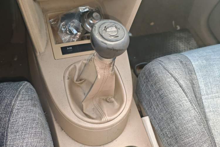 Used Volkswagen Touran 2008 2.0L Smart Edition 5-seat Manual Gear Lever