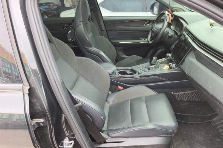 Used Lynk & Co 01 2021 2.0TD Four-Wheel Drive Dark Night Edition Right Front Seat