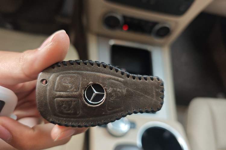 Used Mercedes-Benz GLK-Class 2013 Facelift GLK 300 4MATIC Fashion Edition Interior 1