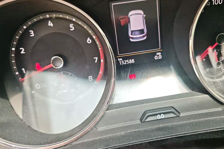 Used Volkswagen Tiguan L 2017 380TSI Automatic All-Wheel-Drive Luxury Edition Odometer Close Up