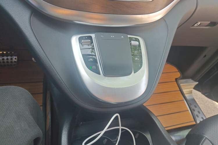 Used Mercedes-Benz V-Class 2021 V 260 L Long-wheelbase Luxury Edition