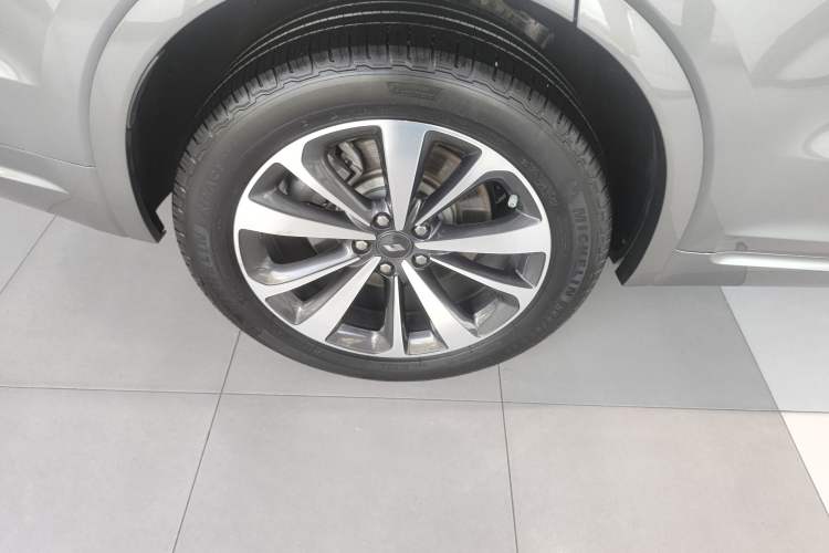Used Li Auto ONE 2020 Extended-Range 6-Seater Version Right Rear Wheel Hub