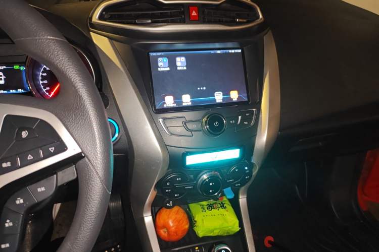 Used BYD Yuan New Energy 2019 EV360 Smart Connect Leading Model Audio And AC Panel