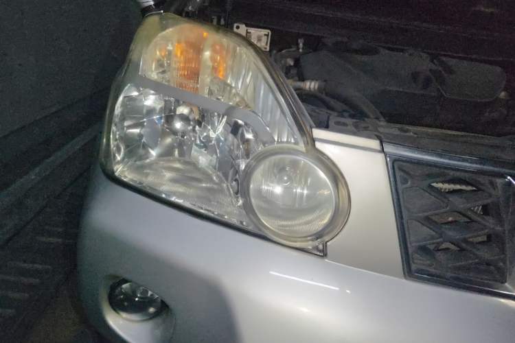 Used Nissan X-Trail 2010 2.5L CVT Luxury Edition 4WD Right Front Headlight