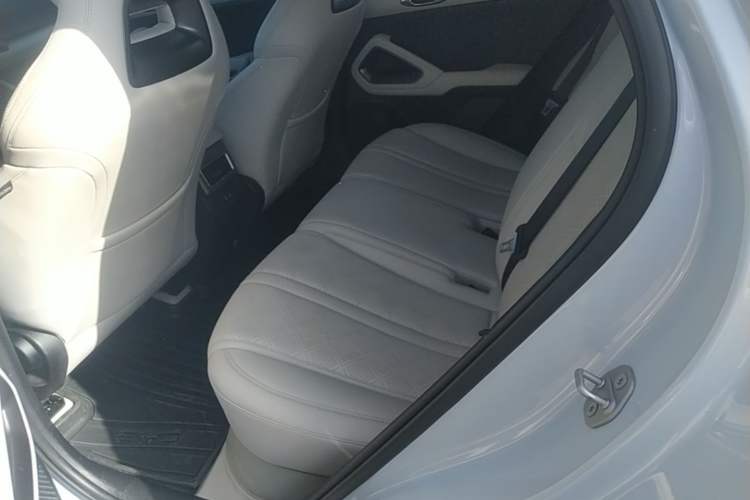 Used BYD Yuan UP 2025 Intelligent Driving Version 401 KM Dynamic Edition
