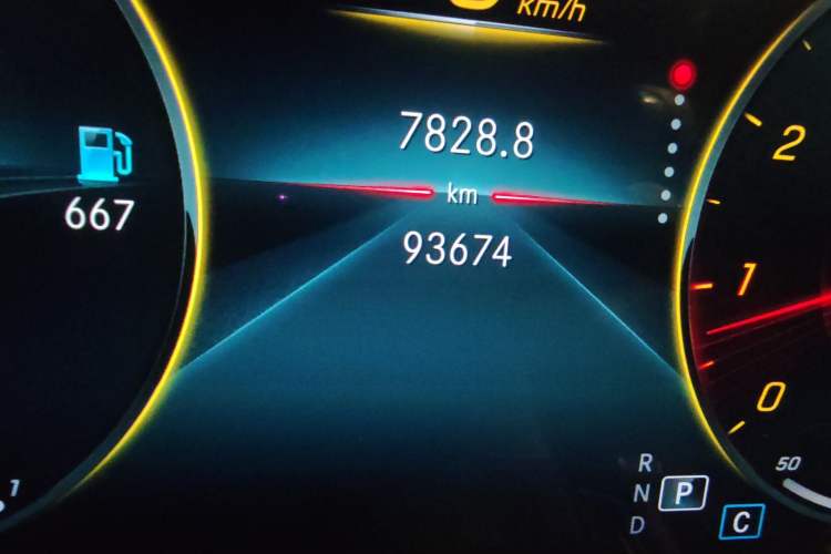 Used Mercedes-Benz GLE 2020 Restyled GLE 350 4MATIC Fashion Edition Odometer Close Up