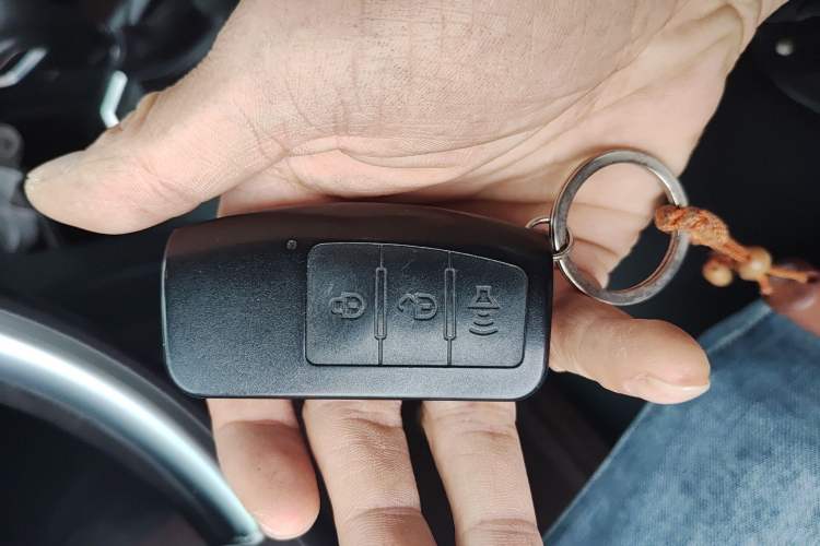 Used JMC Yuhu 7 2017 2.0T Gasoline Automatic Two-Wheel Drive Luxury Edition JX4G20A5L