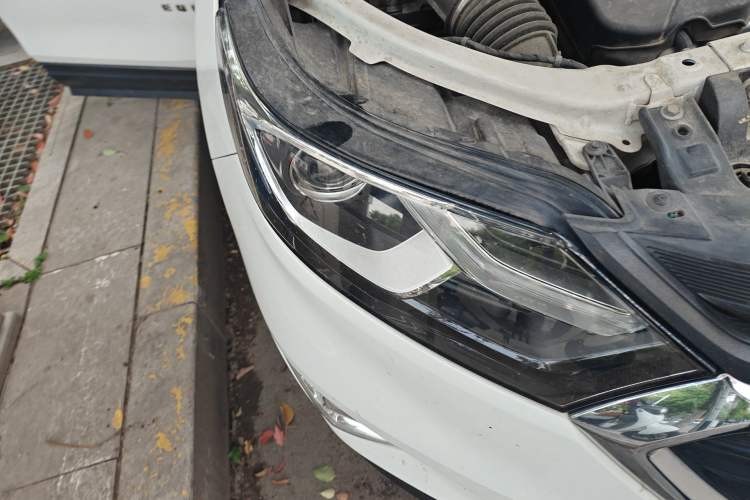 Used Chevrolet Equinox 2019 535T Automatic YuJie Edition China VI Right Front Headlight