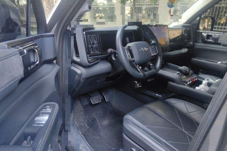 Used Formula Leopard 5 2023 Navigator Edition
