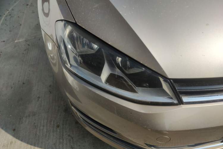 Used Volkswagen Golf 2016 1.6L Automatic Comfort Model Right Front Headlight