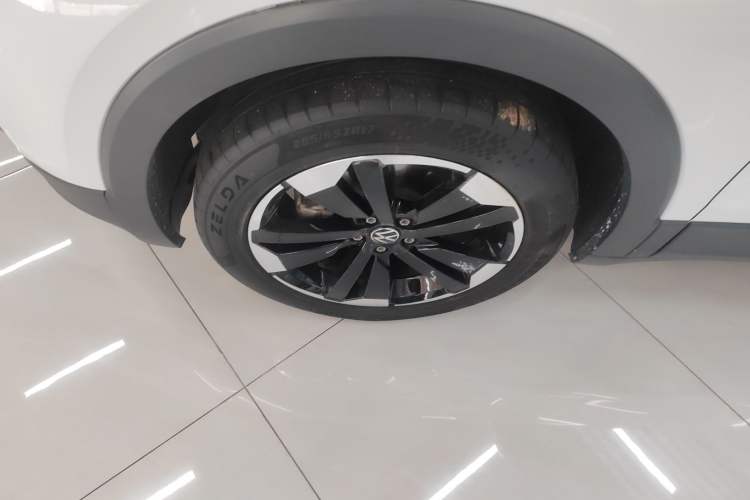 Used Volkswagen Tacqua 2023 200TSI DSG Joy-Connect Edition Left Front Wheel Hub