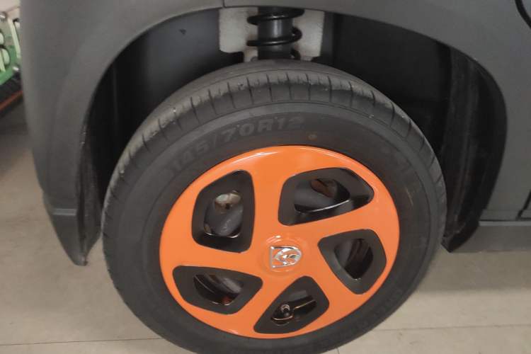 Used Baojun E100 2019 250KM Smart Drive Edition Right Rear Wheel Hub