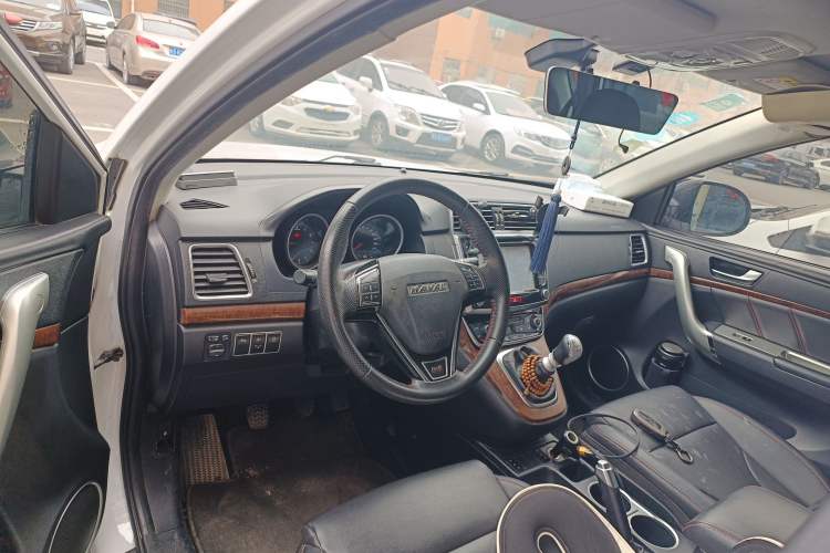 Used Haval H6 2015 Revised Version Sport Edition 1.5T Manual Transmission Two-Wheel Drive Elite Grade
