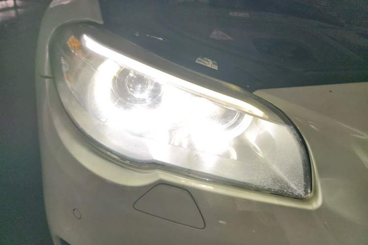 Used BMW 5 Series 2013 530Li Leading Model Right Front Headlight