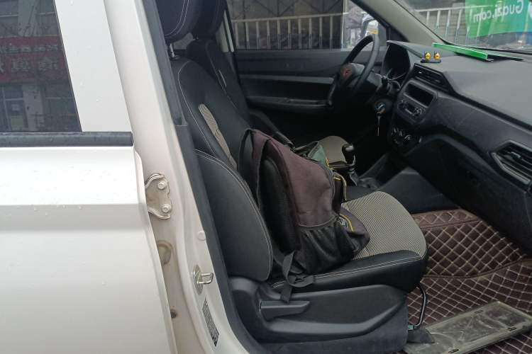 Used Wuling Hongguang 2019 1.5L S Basic Version China VI Standard LAR