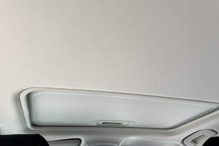 Used Citroen C4 Sega 2018 1.6L Automatic Luxury Model Headliner