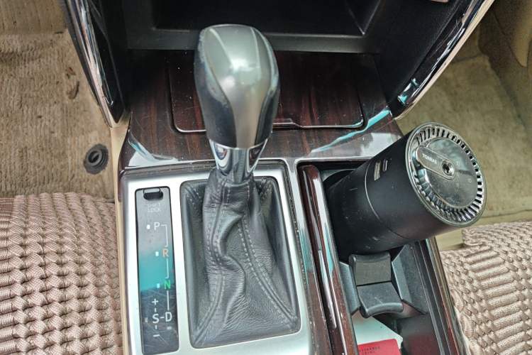 Used Toyota Reiz 2012 2.5V Fengdu Elite Stylish Edition Gear Lever