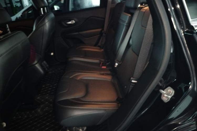 Used Jeep Cherokee 2016 2.4L Leading Edition