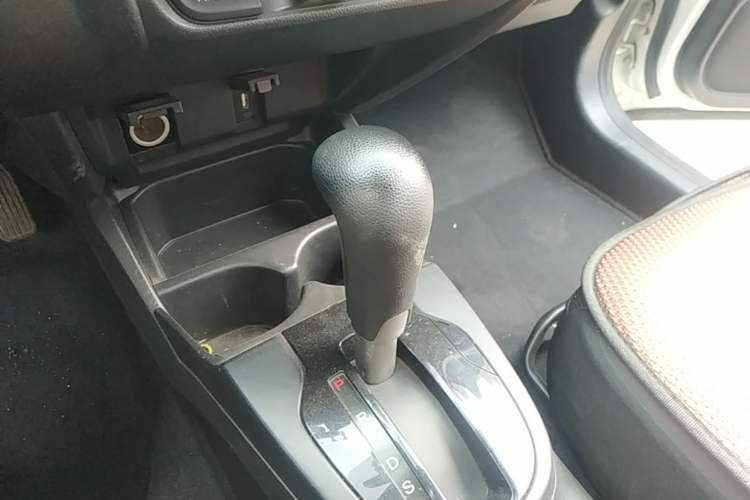 Used Honda Fit 2014 1.5L LX CVT Comfort Model Gear Lever