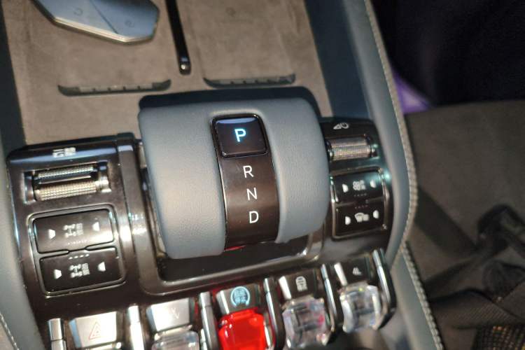 Used Formula Leopard 5 2023 Cloud Ride Flagship Edition
