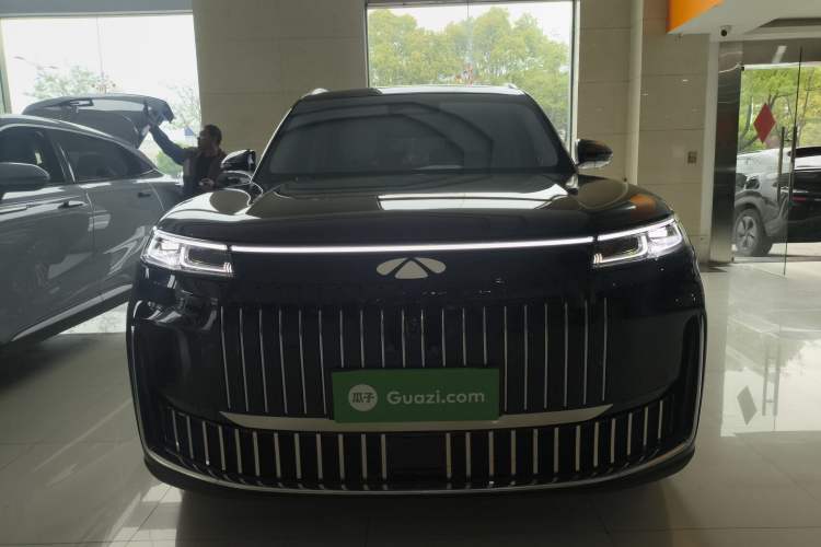 Used Chery T11 2026 Model 220 All-Wheel Drive Dual IMAX Theater Edition Front