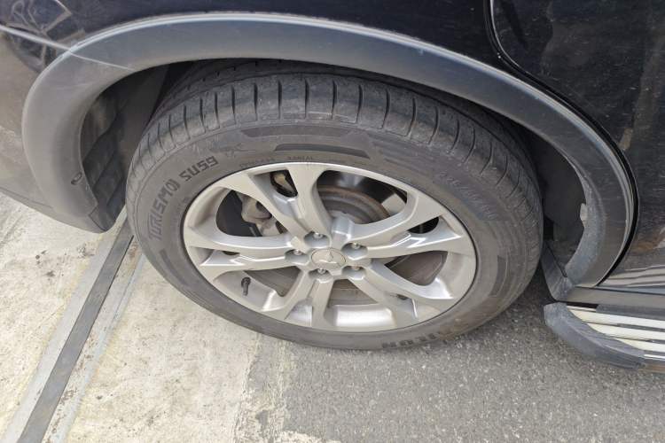 Used Mitsubishi Outlander 2014 2.4L 4x4 Deluxe Value Edition 7 Seats Right Rear Wheel Hub