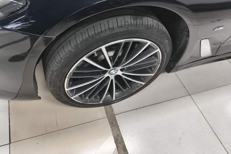 Used BMW 5 Series 2023 Restyled 530Li Leading Edition M Sport Package