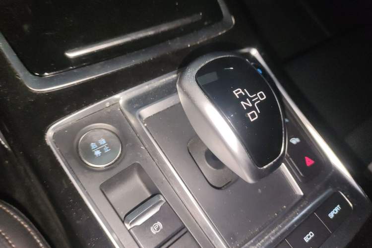 Used BYD Qin Pro New Energy 2019 EV Super Edition High-Power Smart Connect & Premium Model Gear Lever