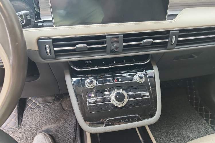 Used Lincoln Corsair 2020 2.0T Two-Wheel Drive Luxury Edition Audio And AC Panel